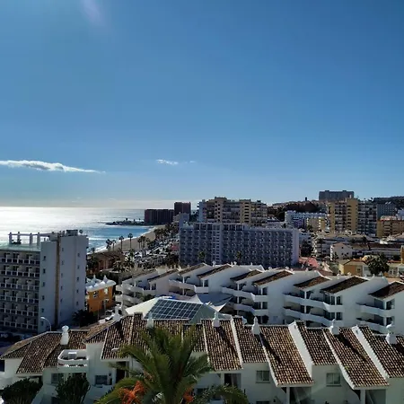 Deluxe In Benalbeach With Views Apartmán